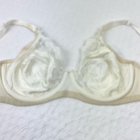 BUY 1 GET 1 FREE underscene 38c cream vintage bra - Picture 6 of 12